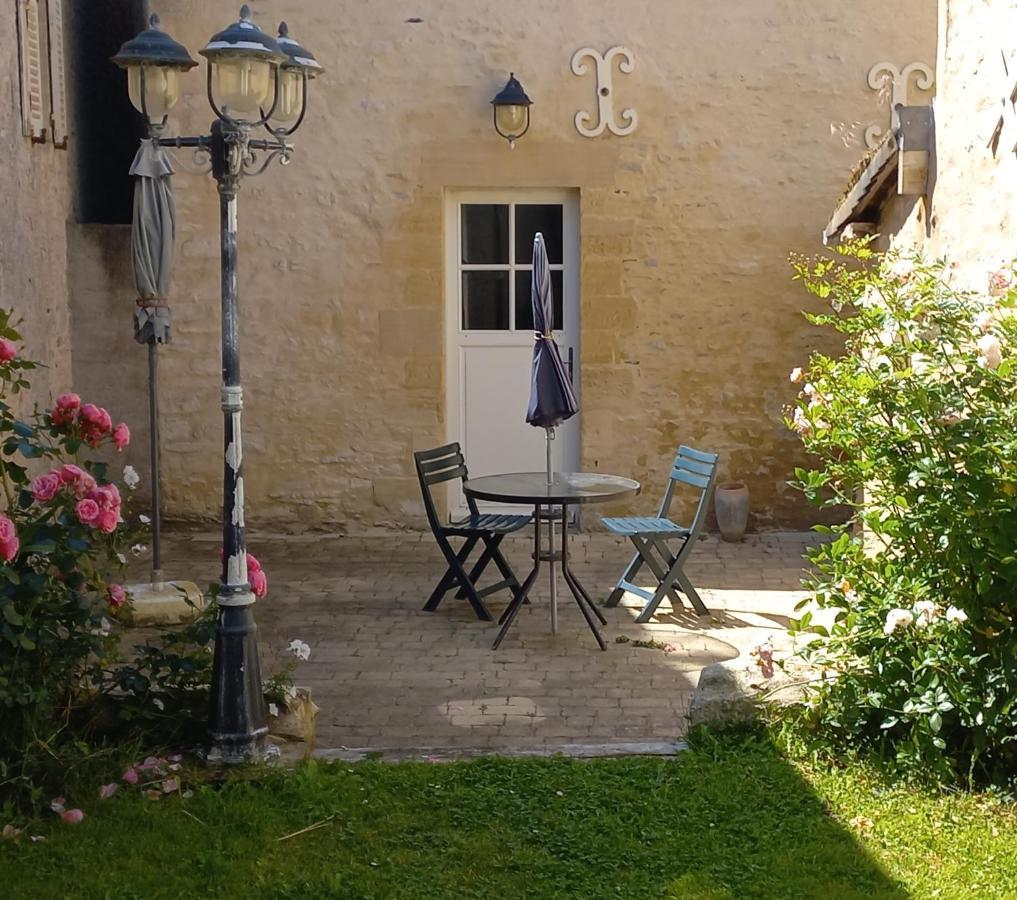 Gite De Charme Floreales Les Iris Asnelles Exteriér fotografie